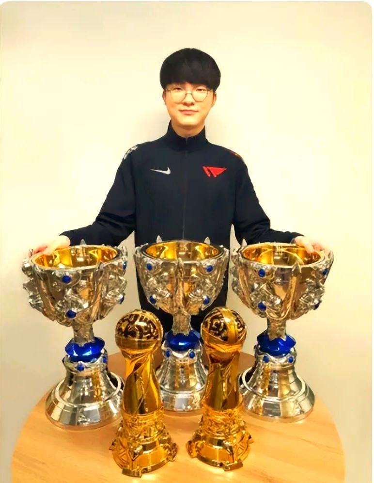 jiuyou-Faker重返赛场,夺冠首场状态出色,SKT观众沸腾!-jiuyou